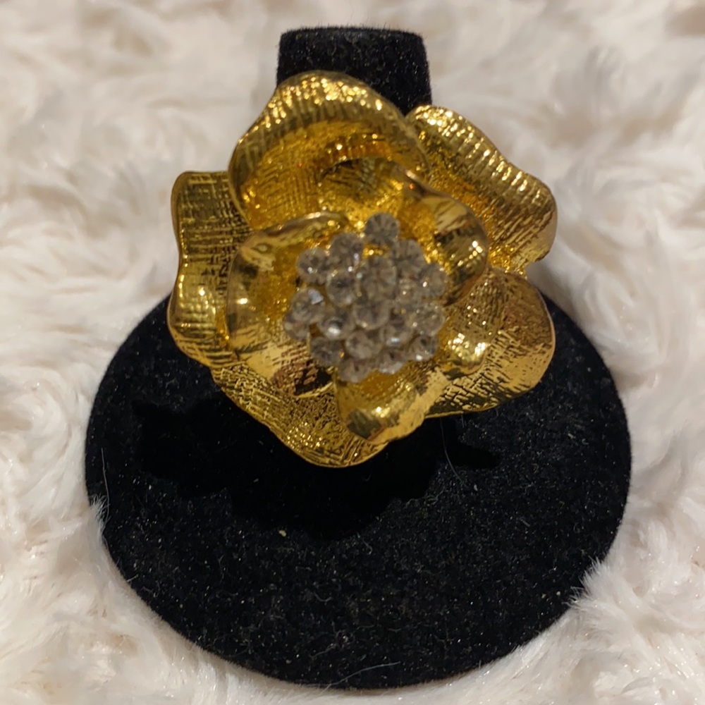 Cache Gold Rose Ring - Picture 2 of 9